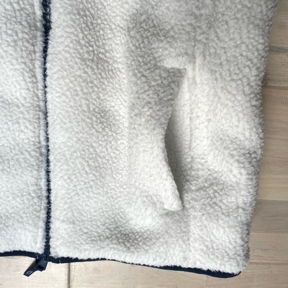 VINEYARD VINES KIDS REVERSIBLE VEST Medium 10/12 Navy White - Picture 7 of 10